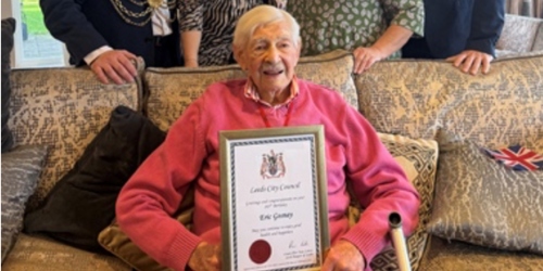 Oulton Manor celebrates RAF veteran resident’s 105th birthday